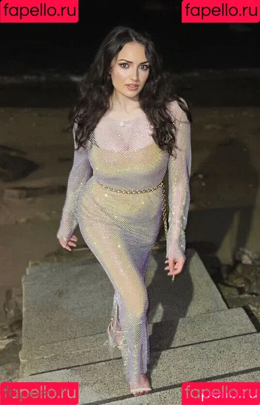 Sonia Ferraro Onlyfans Photo Gallery 