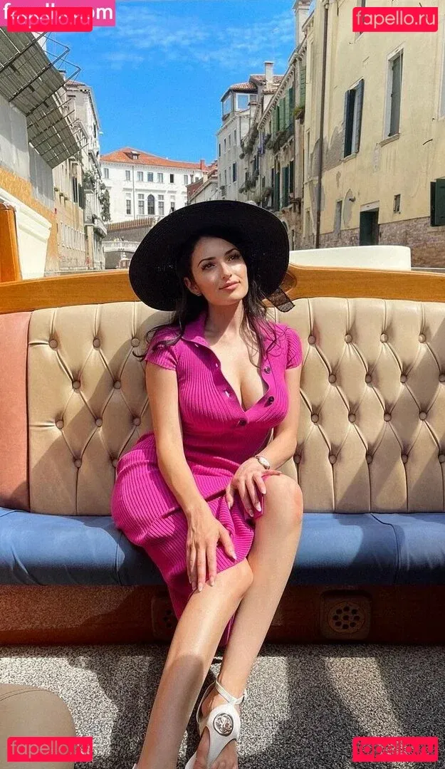 Sonia Ferraro Onlyfans Photo Gallery 