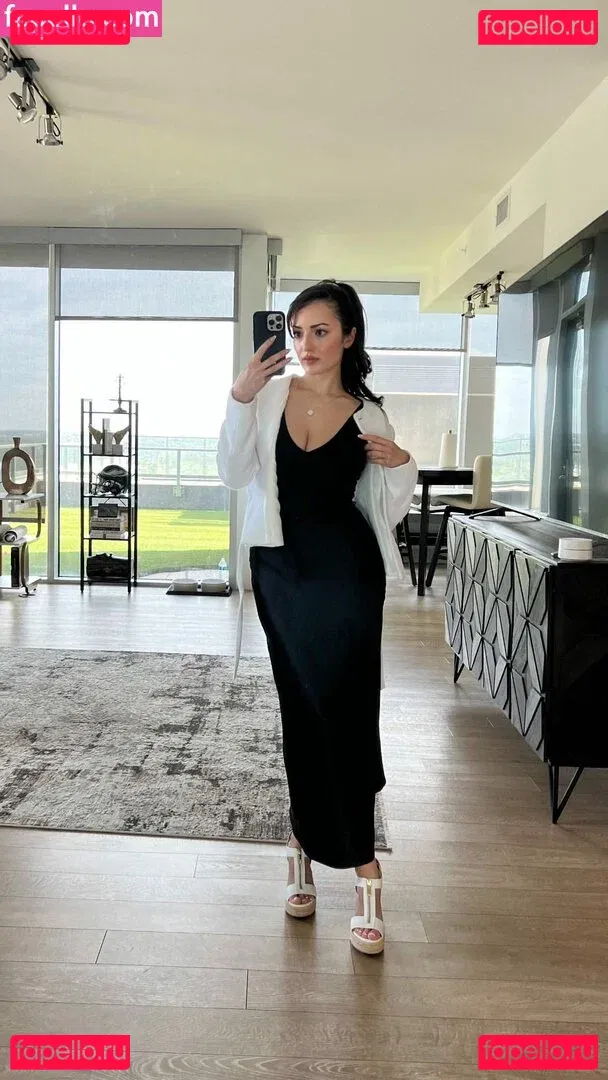 Sonia Ferraro Onlyfans Photo Gallery 