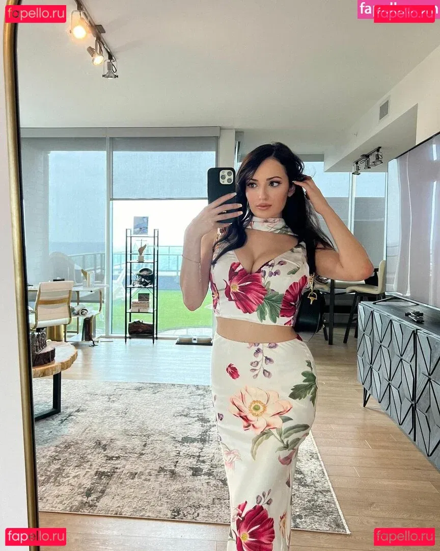 Sonia Ferraro Onlyfans Photo Gallery 