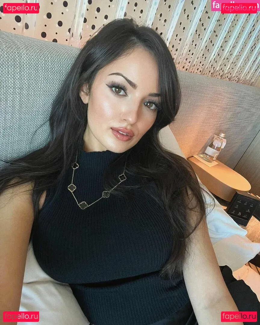 Sonia Ferraro Onlyfans Photo Gallery 