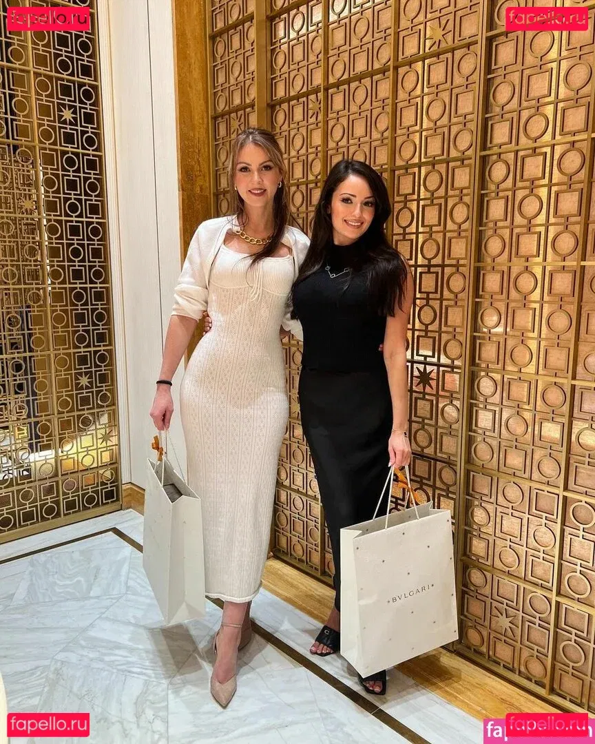 Sonia Ferraro Onlyfans Photo Gallery 