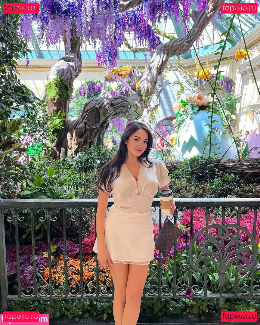 Sonia Ferraro Onlyfans Photo Gallery 