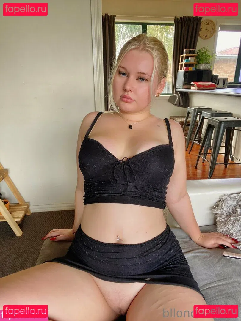 bllondeangell Onlyfans Photo Gallery 