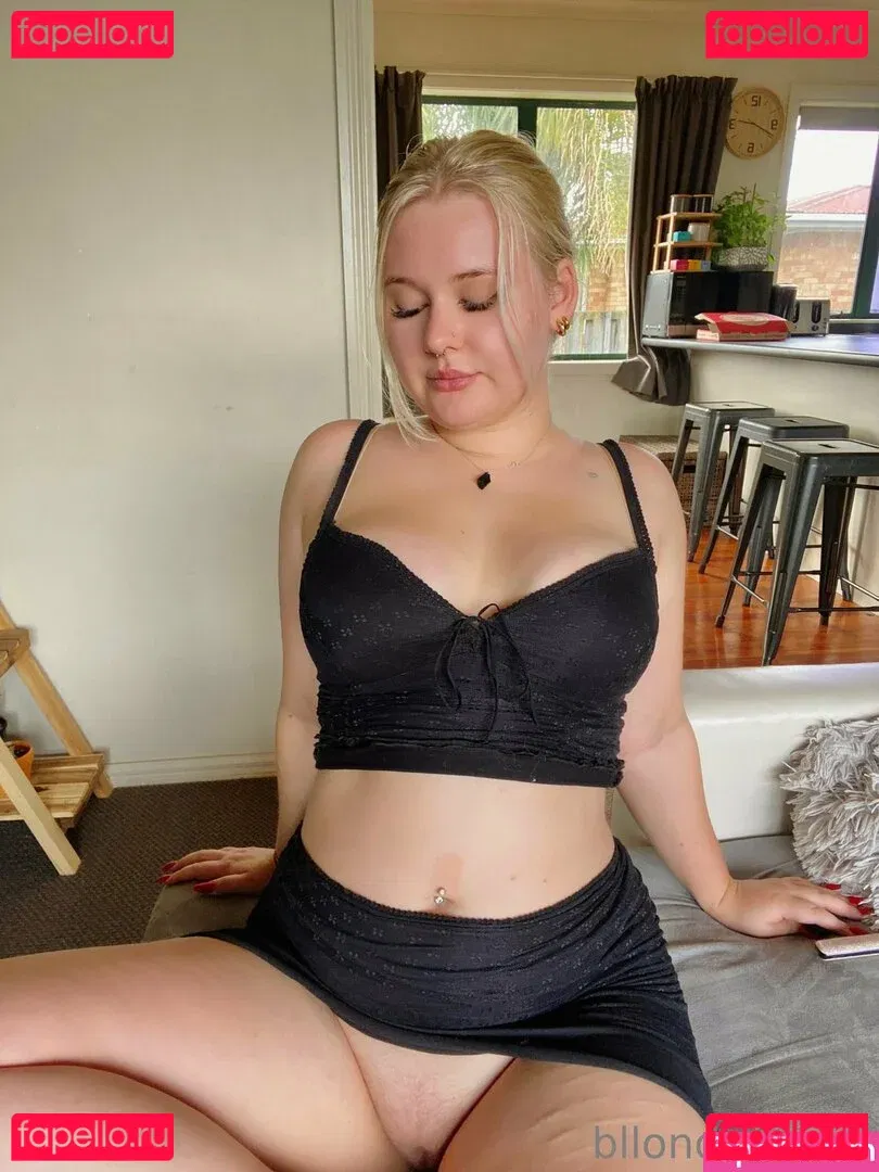 bllondeangell Onlyfans Photo Gallery 