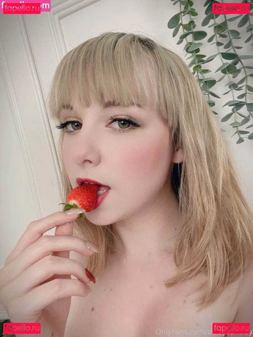 daisybanaisy Onlyfans Photo Gallery 