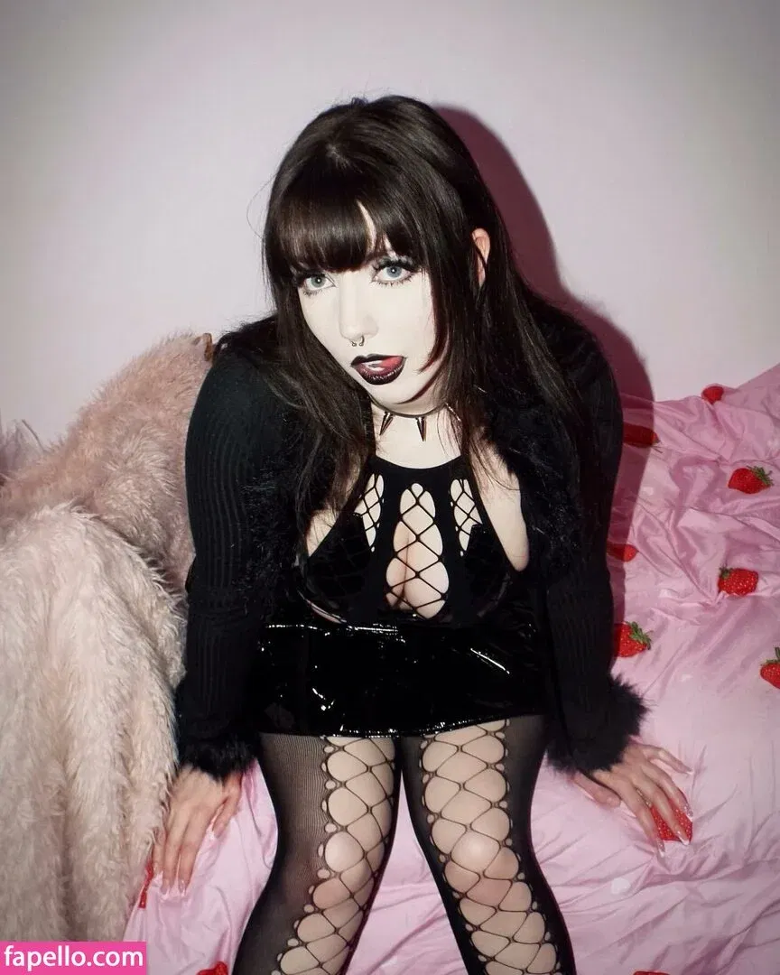 Cutiegothxo Onlyfans Photo Gallery 