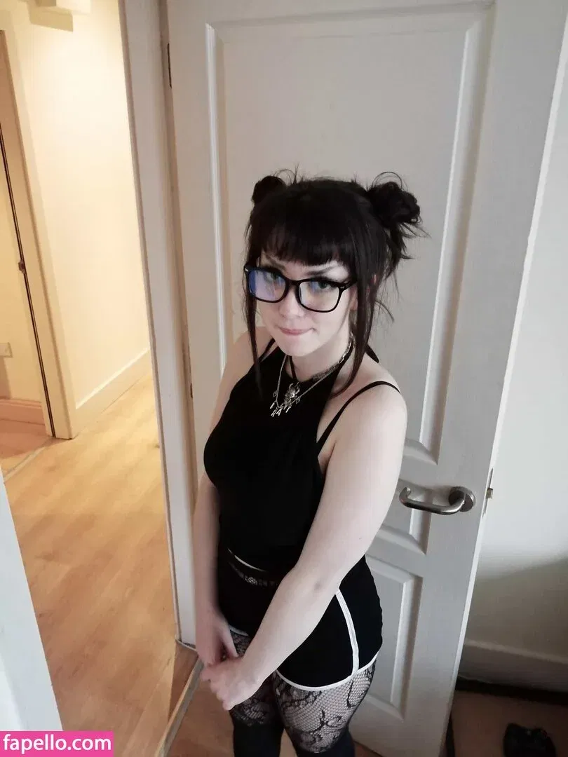 Cutiegothxo Onlyfans Photo Gallery 