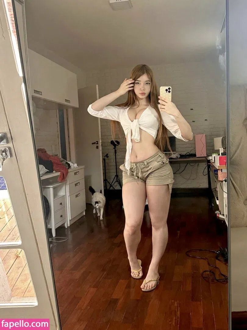 Me1adinha Onlyfans Photo Gallery 