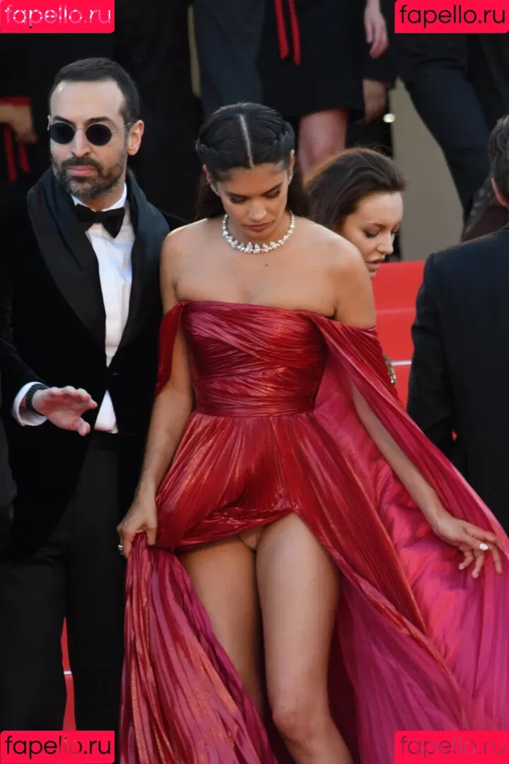 sarasampaio Onlyfans Photo Gallery 
