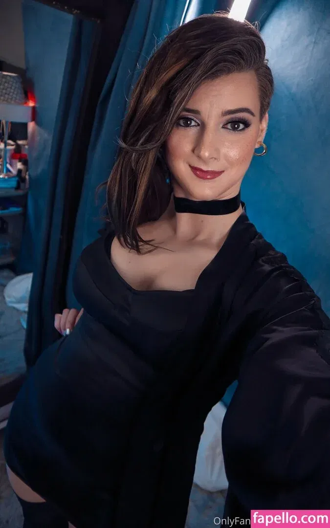 AlsoAshley Onlyfans Photo Gallery 