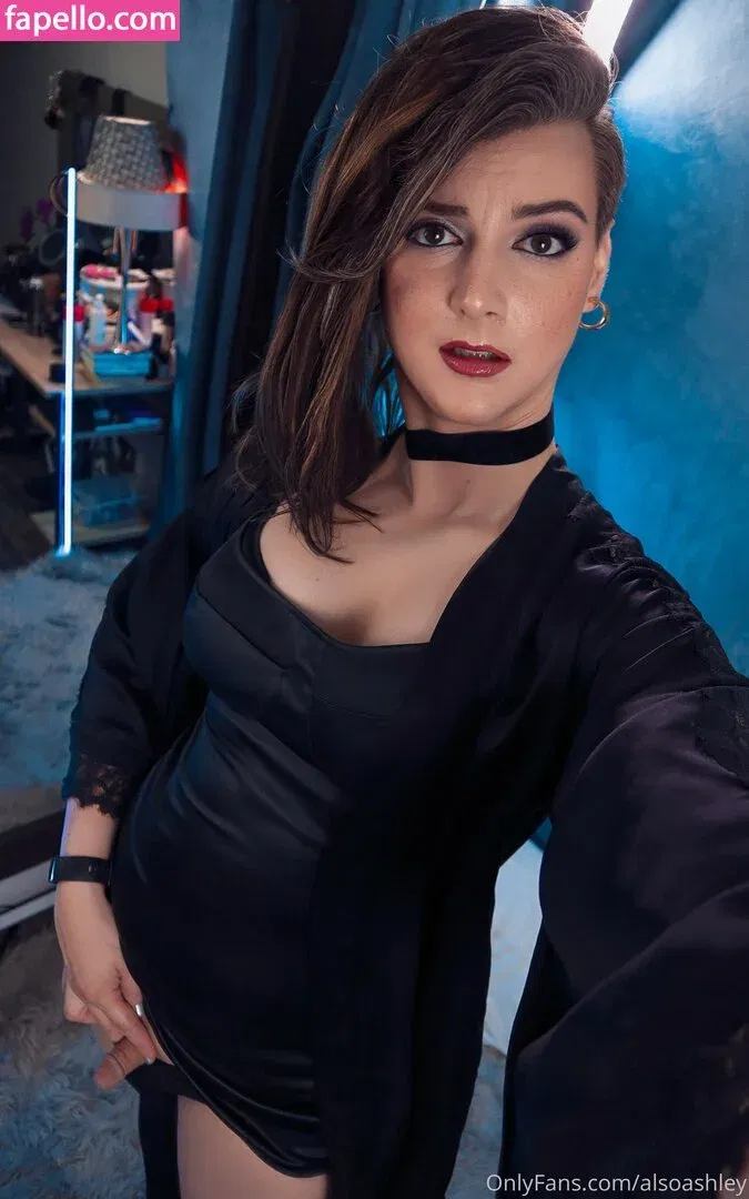 AlsoAshley Onlyfans Photo Gallery 