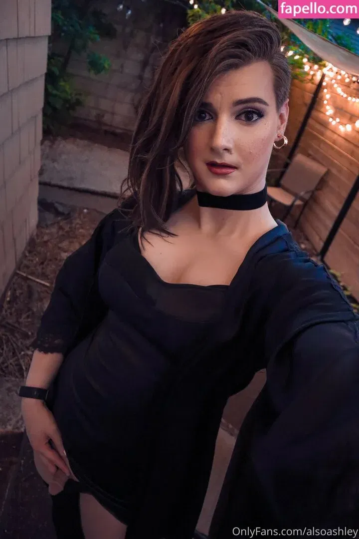 AlsoAshley Onlyfans Photo Gallery 