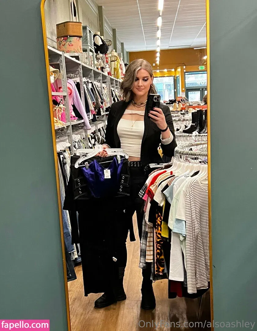 AlsoAshley Onlyfans Photo Gallery 