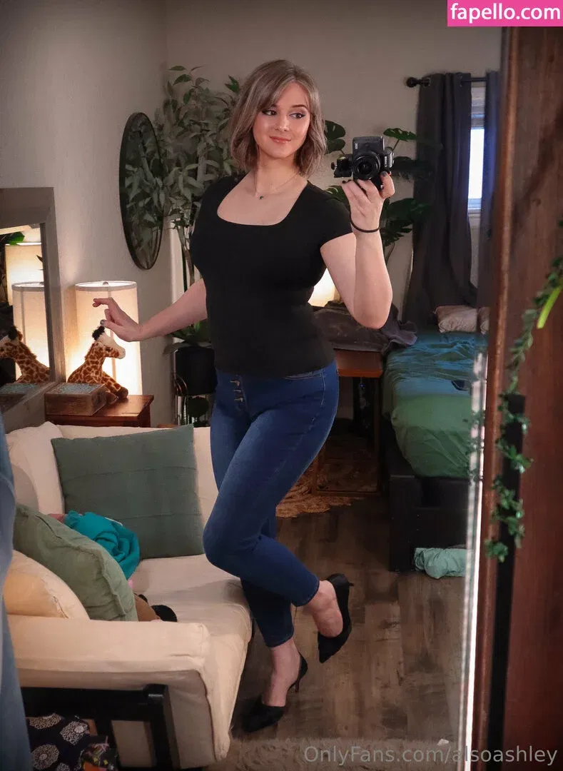 AlsoAshley Onlyfans Photo Gallery 