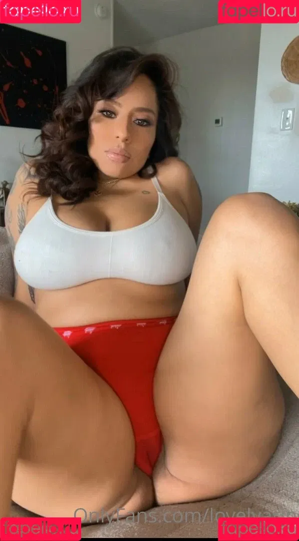 lovelyarin Onlyfans Photo Gallery 