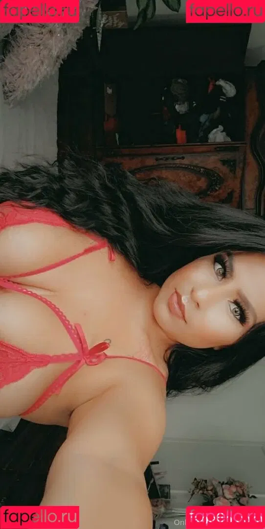 lovelyarin Onlyfans Photo Gallery 