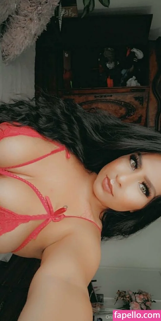 lovelyarin Onlyfans Photo Gallery 