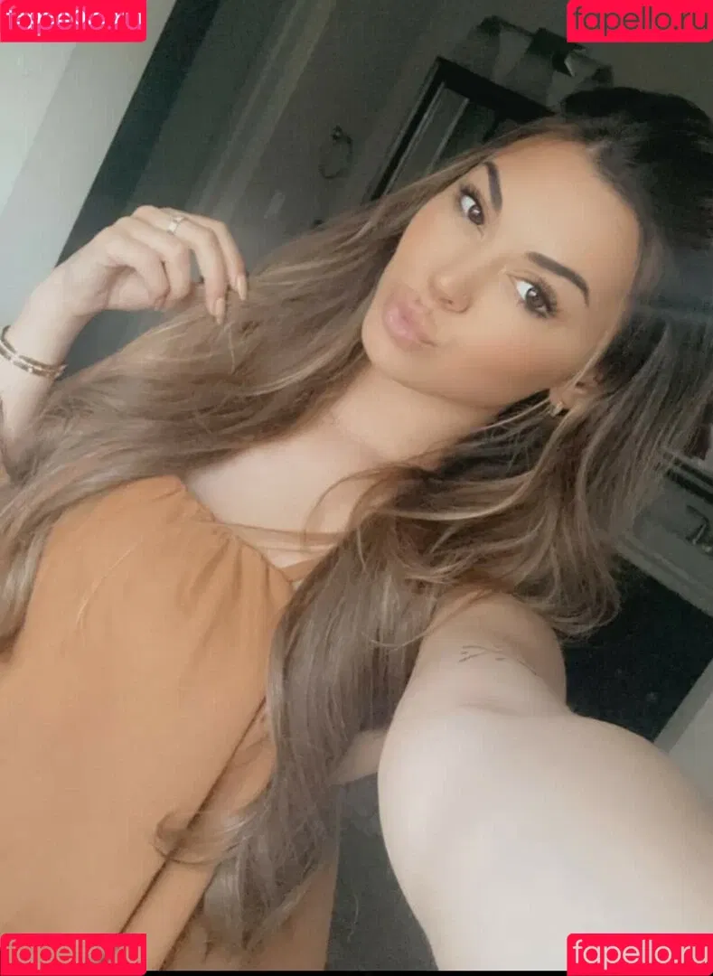Steph Pappas Onlyfans Photo Gallery 