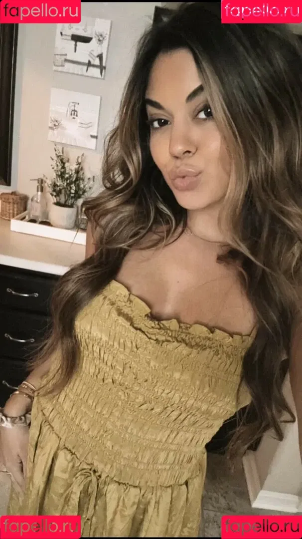 Steph Pappas Onlyfans Photo Gallery 