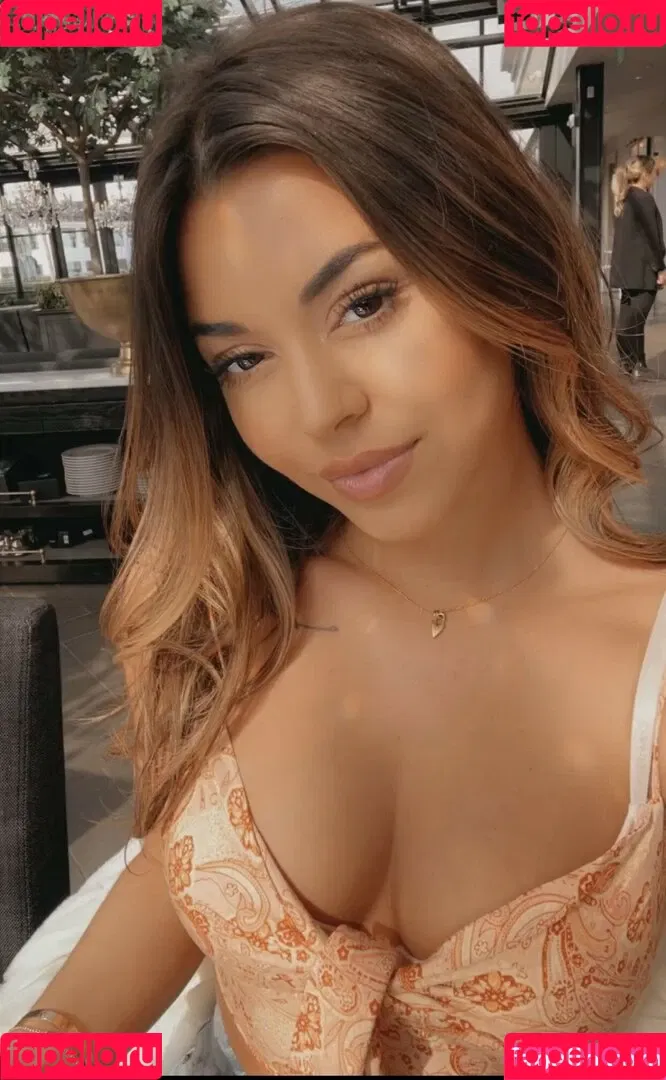 Steph Pappas Onlyfans Photo Gallery 