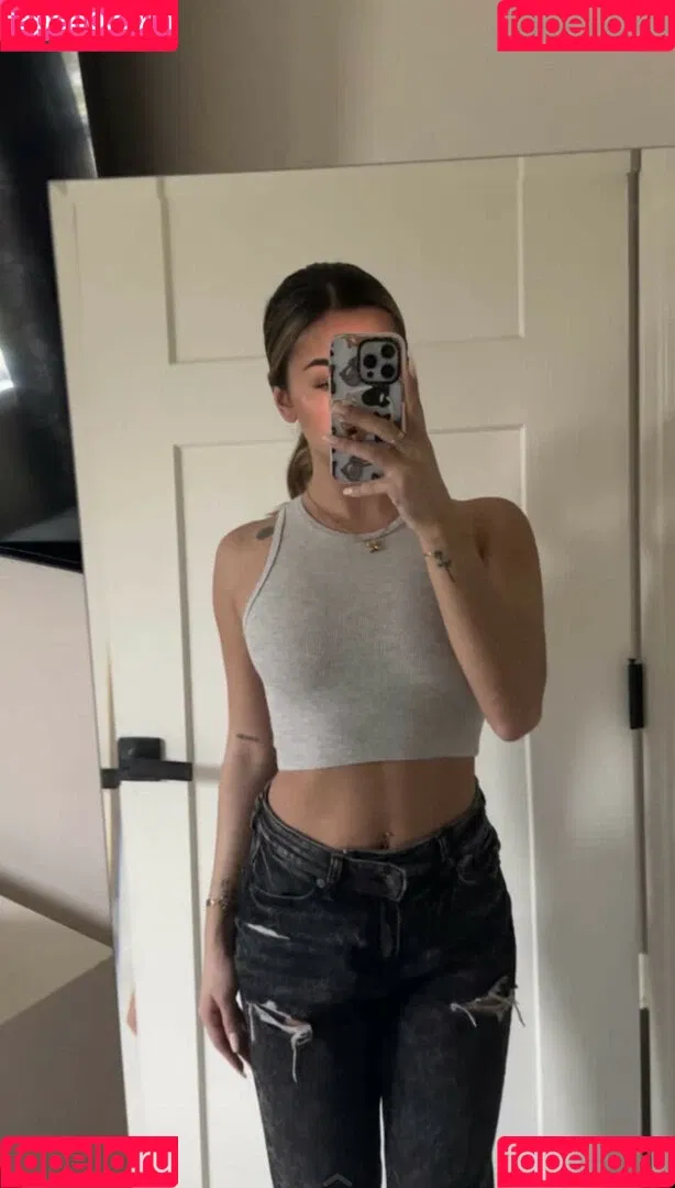 Steph Pappas Onlyfans Photo Gallery 