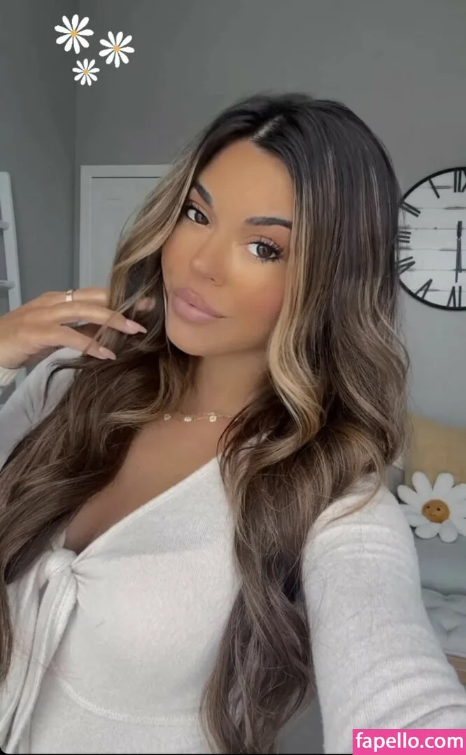 Steph Pappas Onlyfans Photo Gallery 