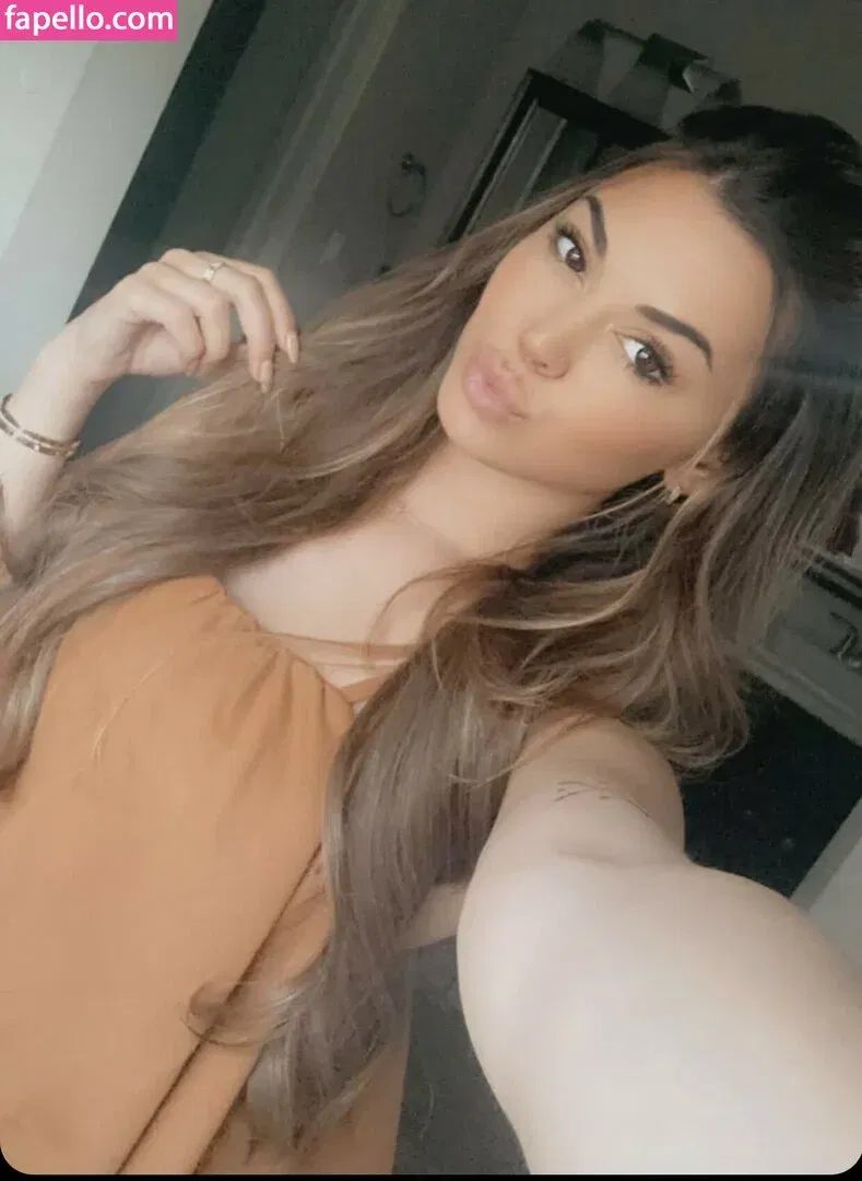 Steph Pappas Onlyfans Photo Gallery 