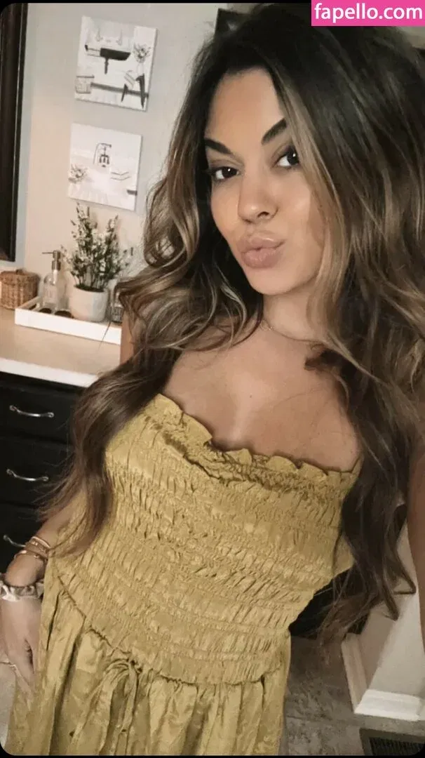 Steph Pappas Onlyfans Photo Gallery 