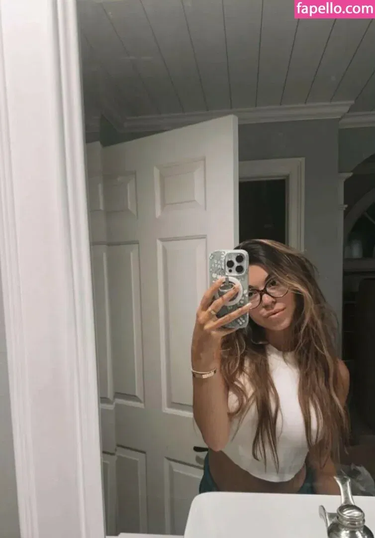 Steph Pappas Onlyfans Photo Gallery 