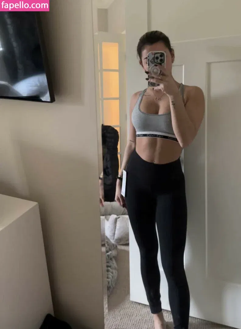 Steph Pappas Onlyfans Photo Gallery 