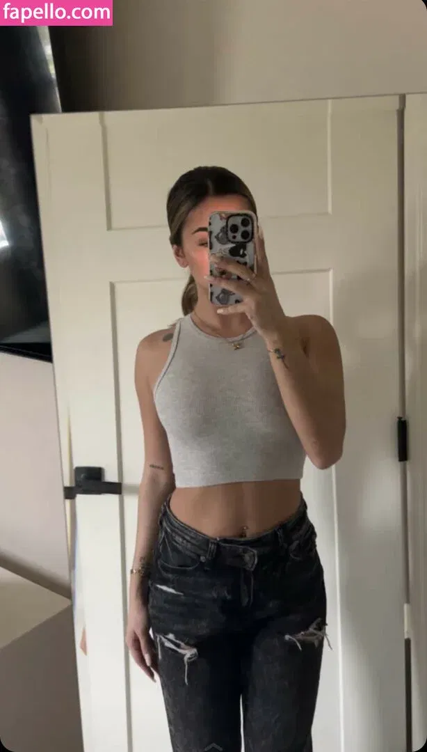 Steph Pappas Onlyfans Photo Gallery 