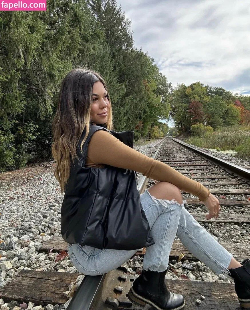 Steph Pappas Onlyfans Photo Gallery 