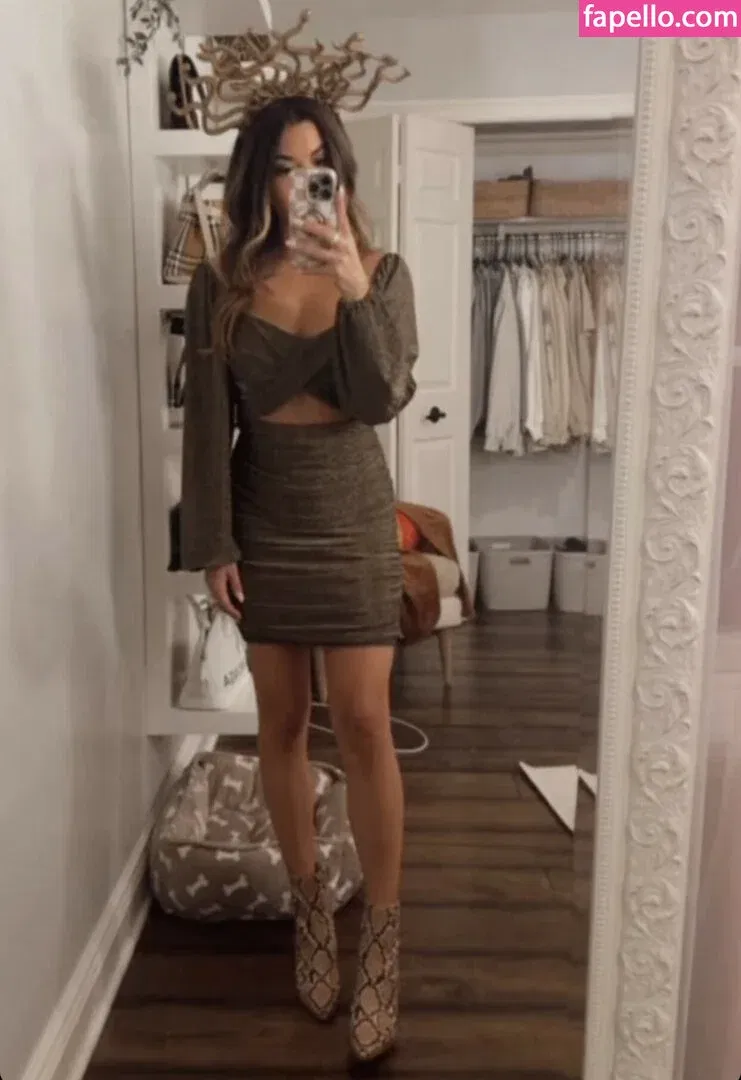 Steph Pappas Onlyfans Photo Gallery 