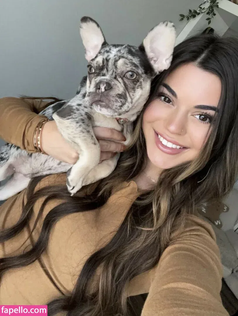 Steph Pappas Onlyfans Photo Gallery 