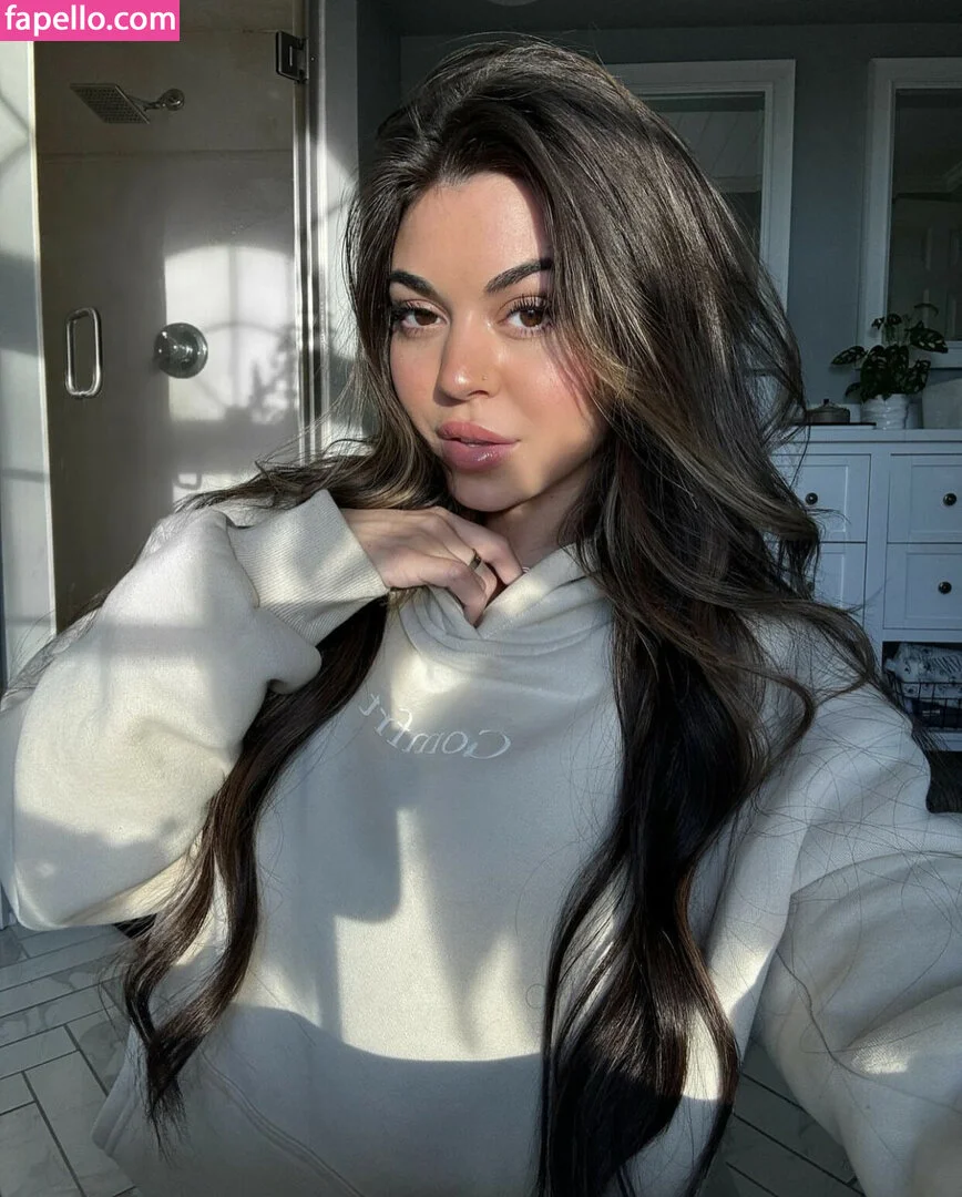 Steph Pappas Onlyfans Photo Gallery 