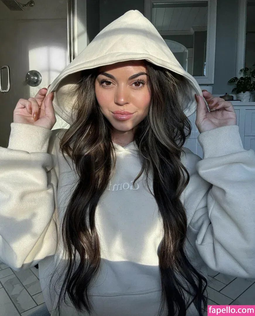 Steph Pappas Onlyfans Photo Gallery 