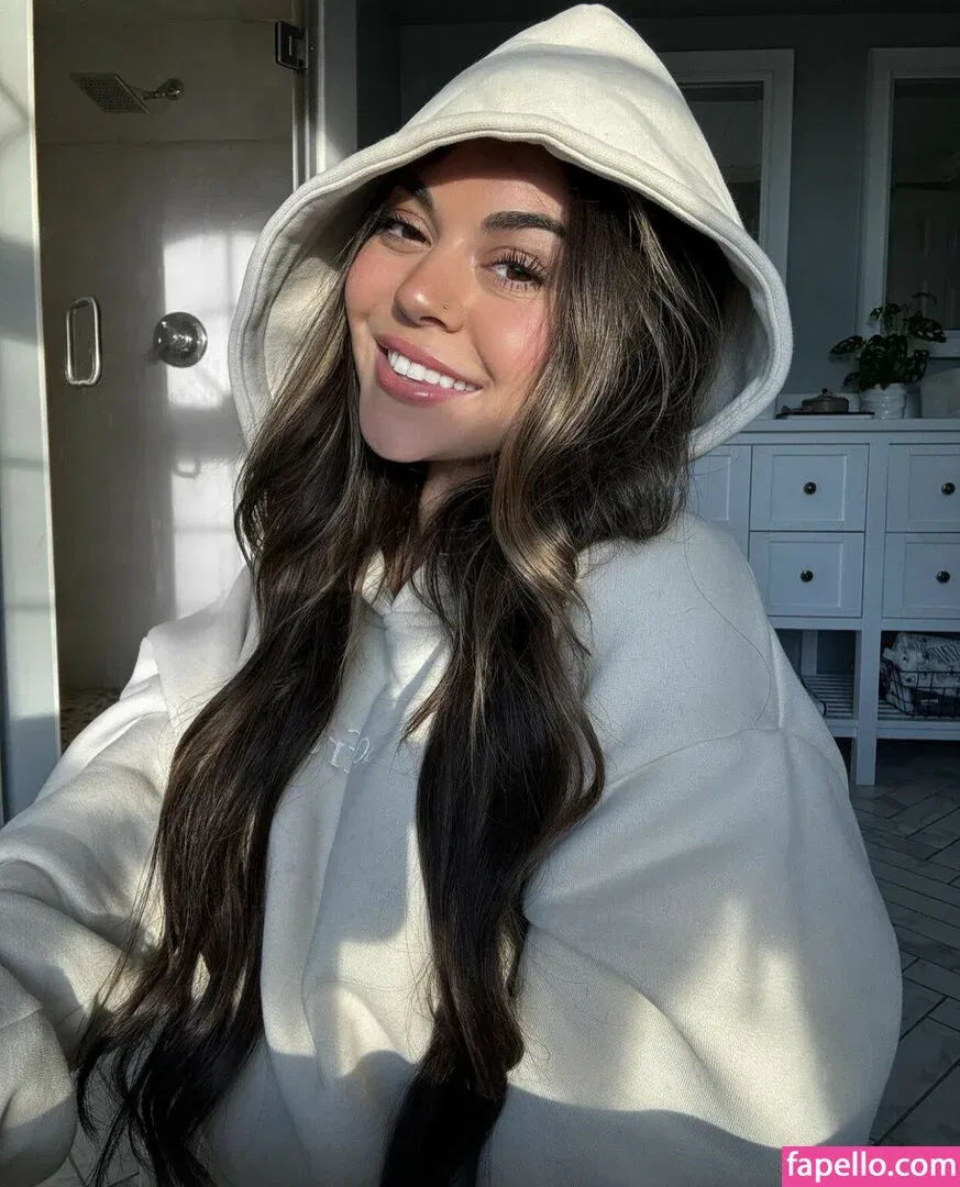 Steph Pappas Onlyfans Photo Gallery 