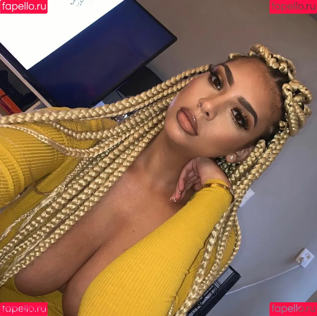 Annamariesarai Onlyfans Photo Gallery 
