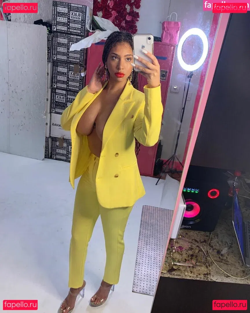 Annamariesarai Onlyfans Photo Gallery 