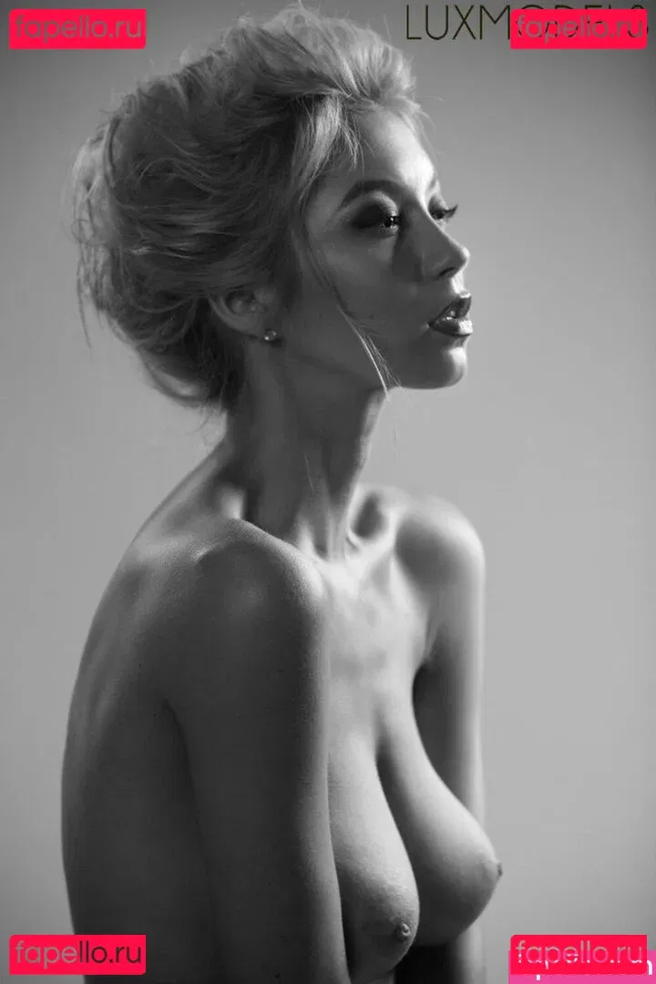 Polina Logunova Onlyfans Photo Gallery 