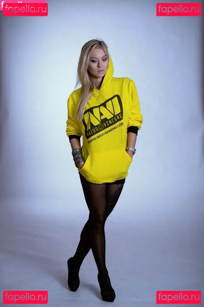 Polina Logunova Onlyfans Photo Gallery 