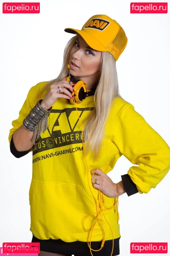 Polina Logunova Onlyfans Photo Gallery 