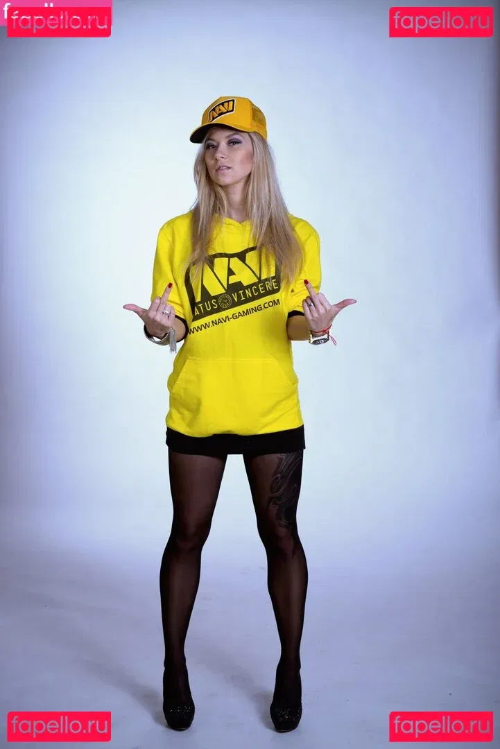 Polina Logunova Onlyfans Photo Gallery 