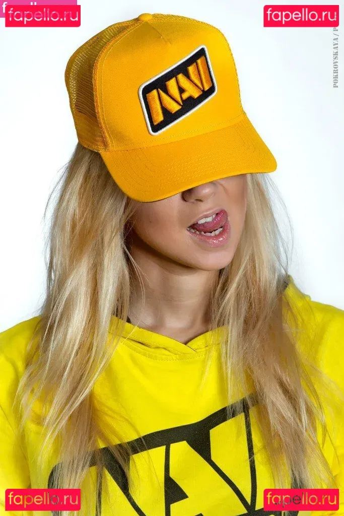 Polina Logunova Onlyfans Photo Gallery 