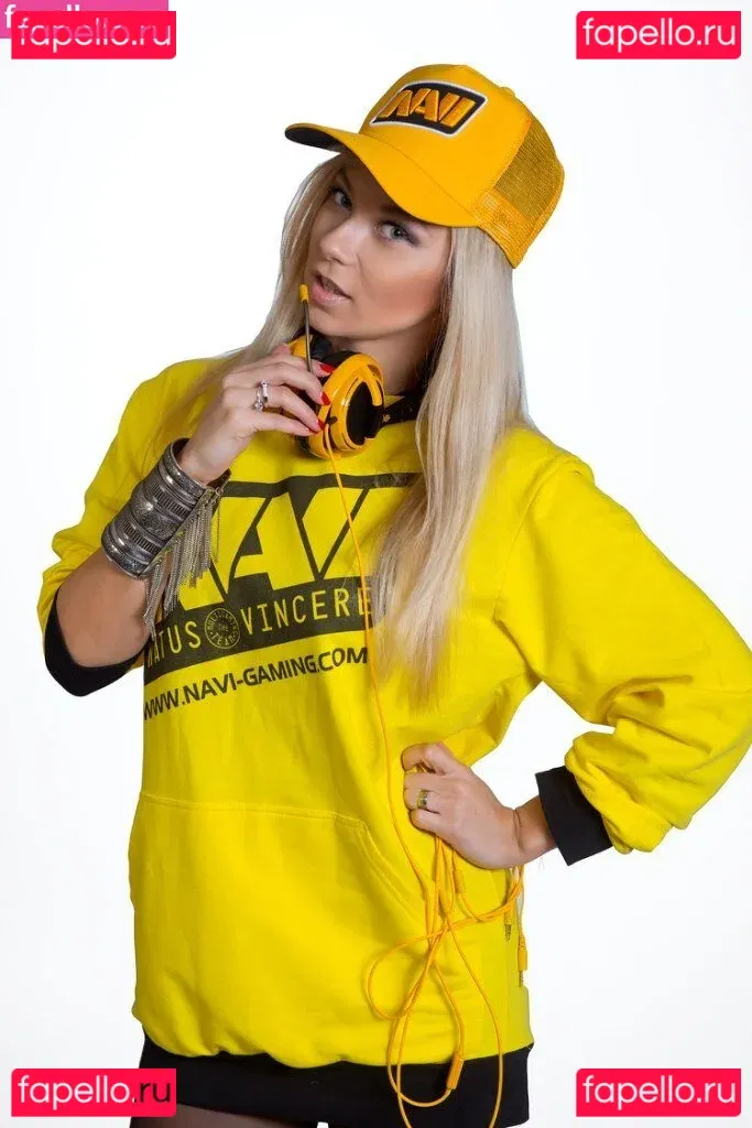 Polina Logunova Onlyfans Photo Gallery 