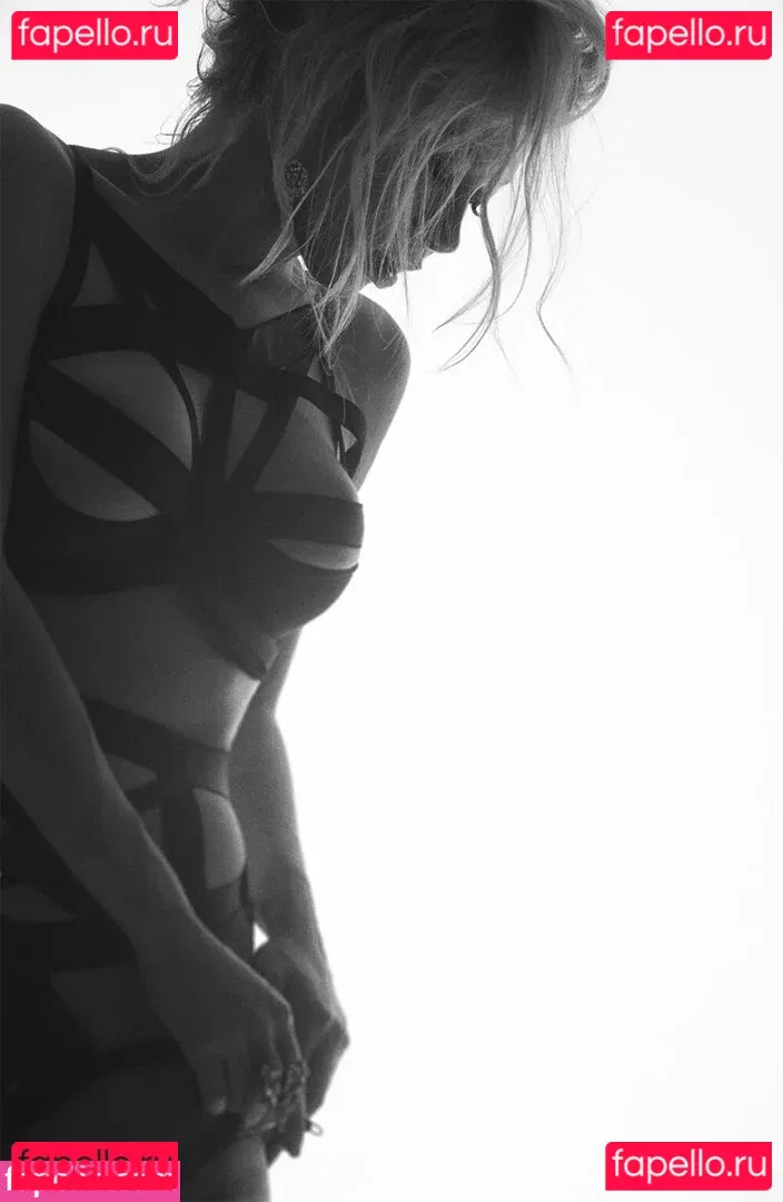 Polina Logunova Onlyfans Photo Gallery 