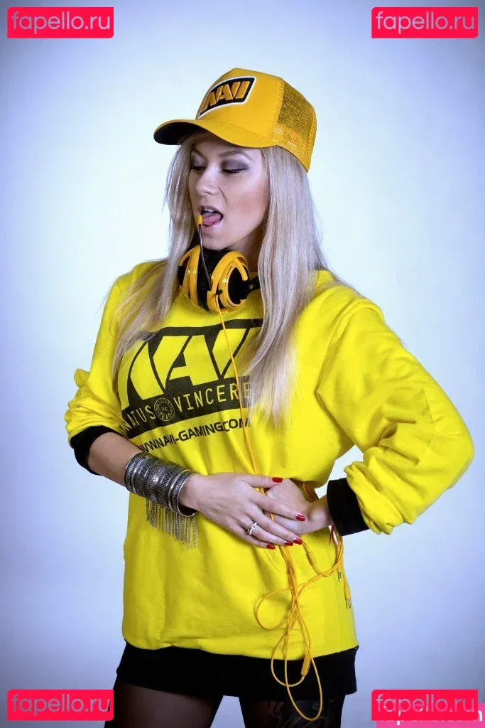 Polina Logunova Onlyfans Photo Gallery 