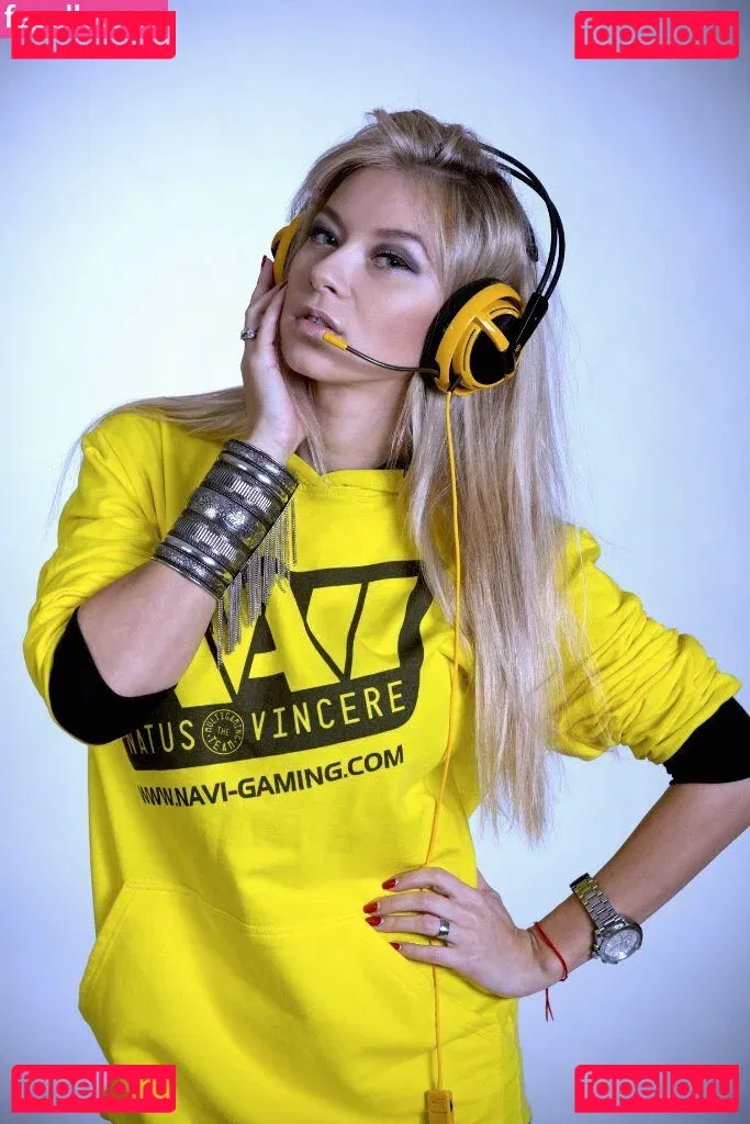 Polina Logunova Onlyfans Photo Gallery 