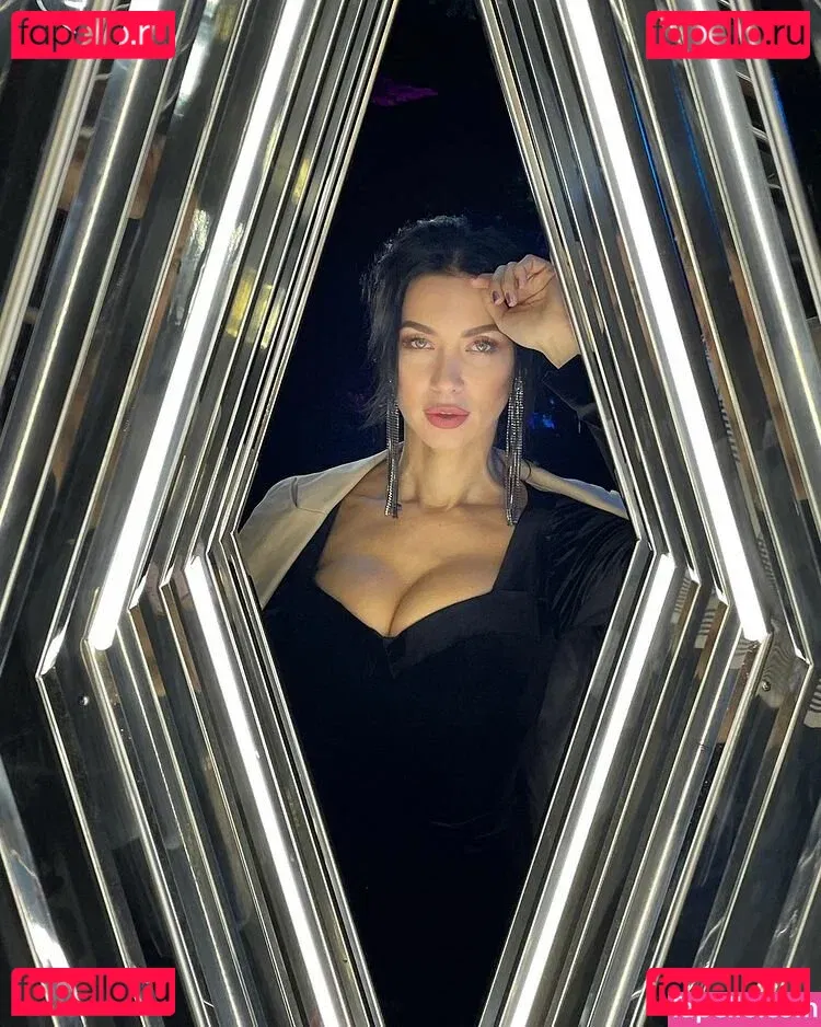 Polina Logunova Onlyfans Photo Gallery 